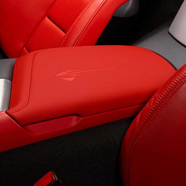 GM C7 Stingray center console lid - adrenaline red - 84539747