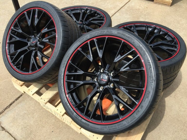 GM C7 Z06 Black w/Red Pinstripe Corvette Wheel & Michelin Tire Package