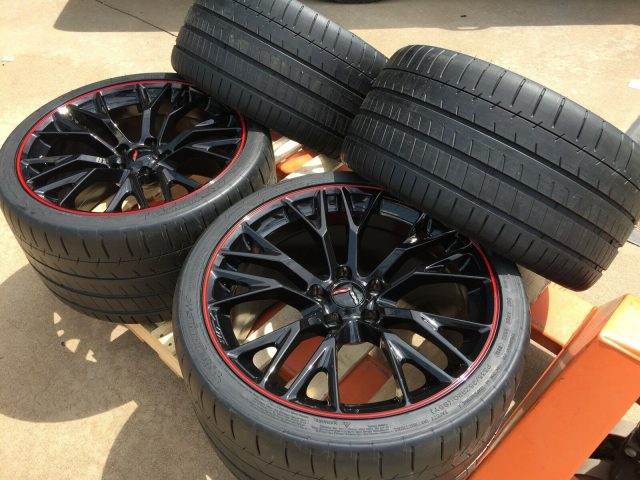 C7 Z06 GM Black w/Red Pinstripe Wheel Tire Package