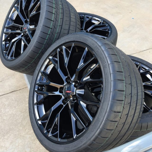 C7 Z06 GM Black Wheel Tire Package-1