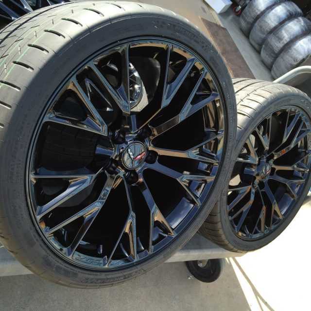 C7 Z06 GM Black Wheel Tire Package-2