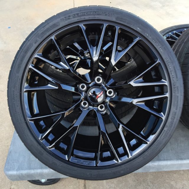 C7 Z06 GM Black Wheel Tire Package-4