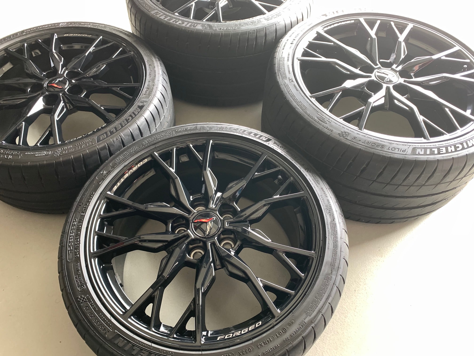 Pre Owned GM C8 Corvette Stingray 20 Spoke Wheel & Michelin Tire - Black - Image 3