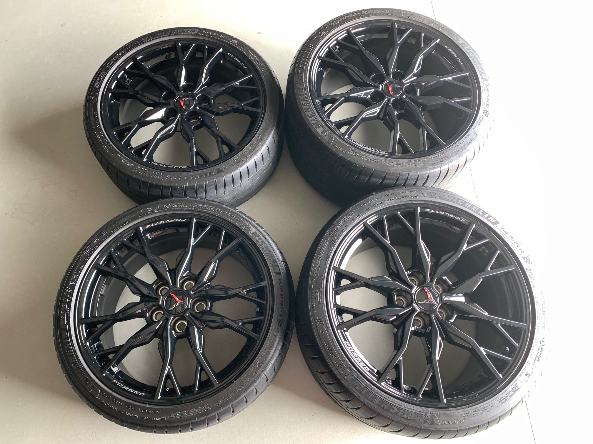 Pre Owned GM C8 Corvette Stingray 20 Spoke Wheel & Michelin Tire - Black