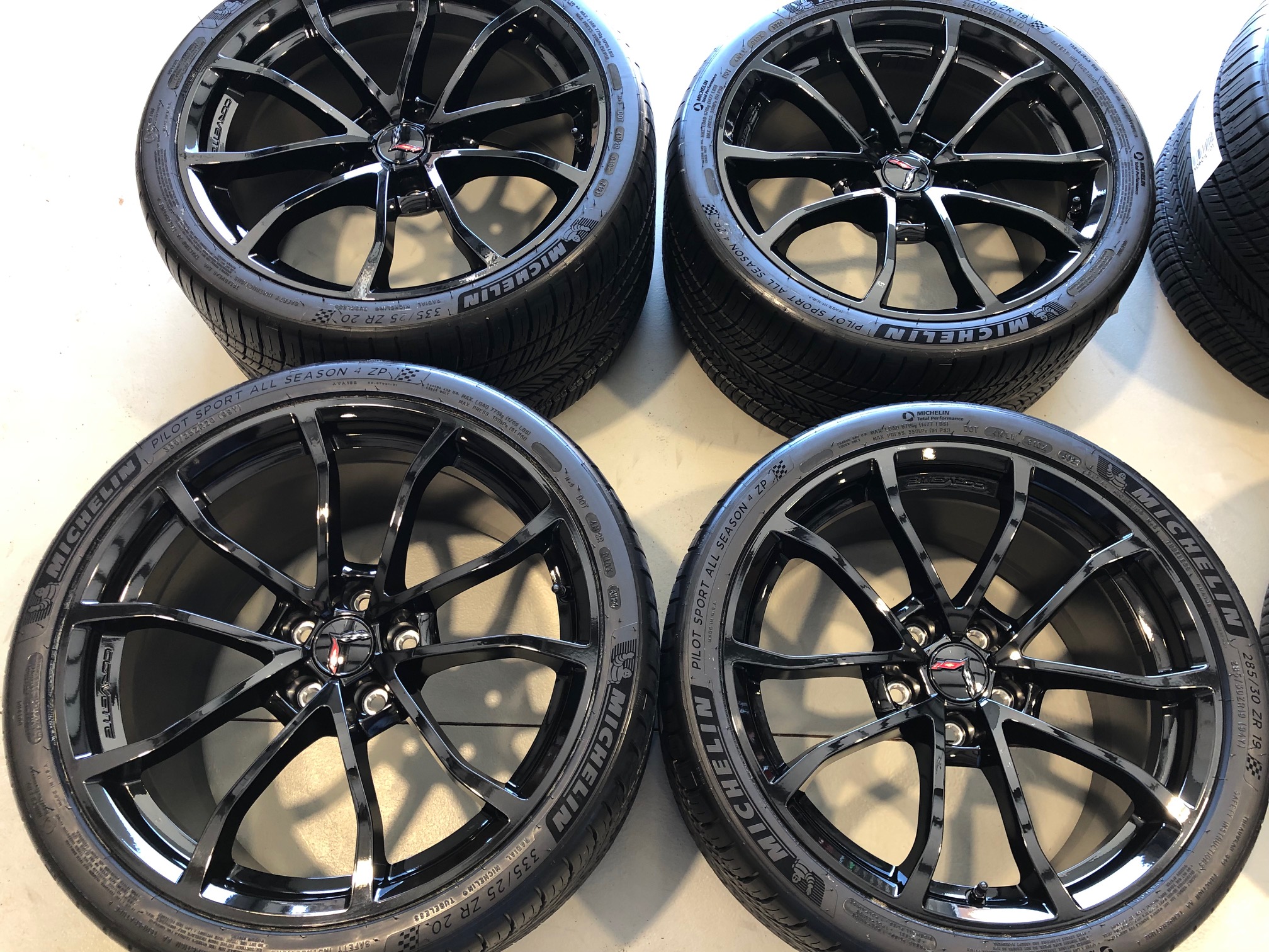 GM C7 Grand Sport Gloss Black Corvette Wheel & Michelin Tire