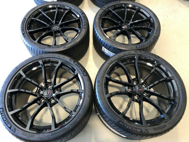 GM C7 Grand Sport Wheel & Tire Package - Gloss Black - Front View