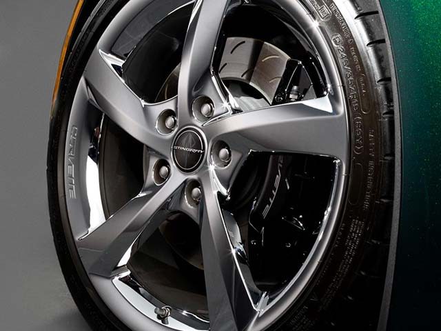 GM "Premiere Edition" Front Wheel Closeup