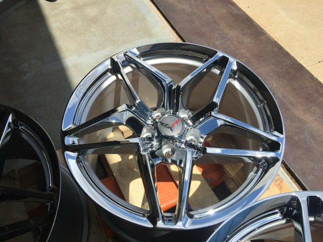 GM C7 2019 ZR1 Chrome Corvette Wheel Set - Close Up View