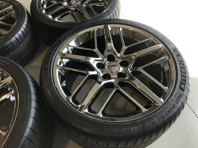 GM C8 GT Chrome Corvette Wheel & Michelin Tire Package - Close Up View