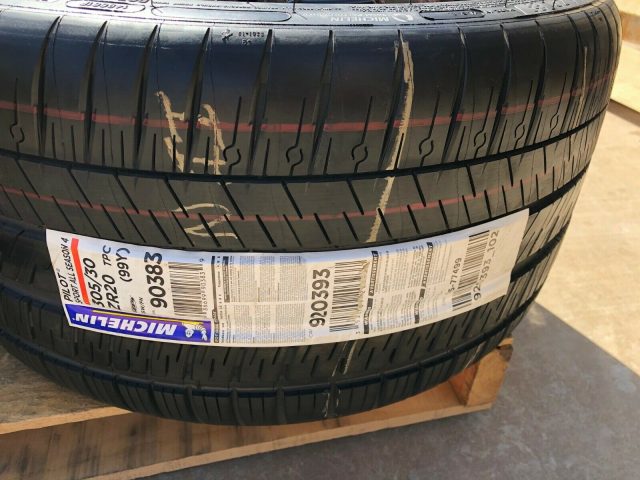 GM C8 Trident Gloss Black Corvette Wheel & Michelin Tire Package - Tire View